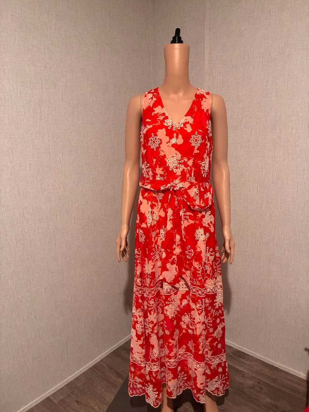 Calvin Klein Maxi Dress Size 4 Red Floral Sleeveless Belted Eyelet